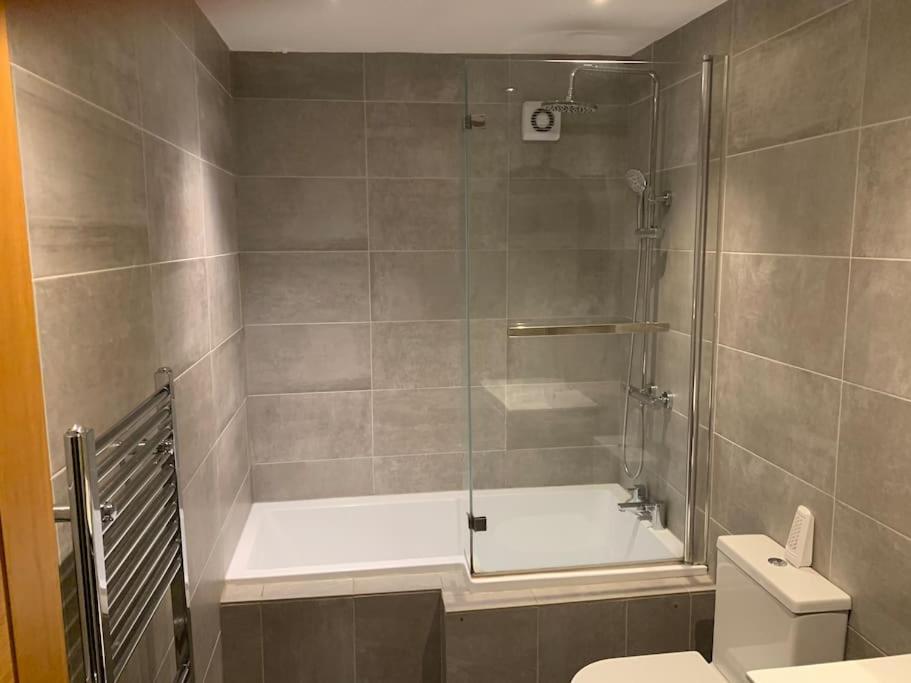 Fantastic Large 2 X Bedroom Flat, Free Parking Sale Exteriör bild