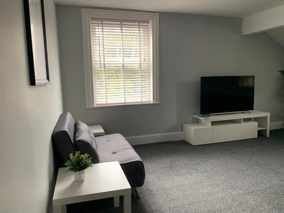 Fantastic Large 2 X Bedroom Flat, Free Parking Sale Exteriör bild