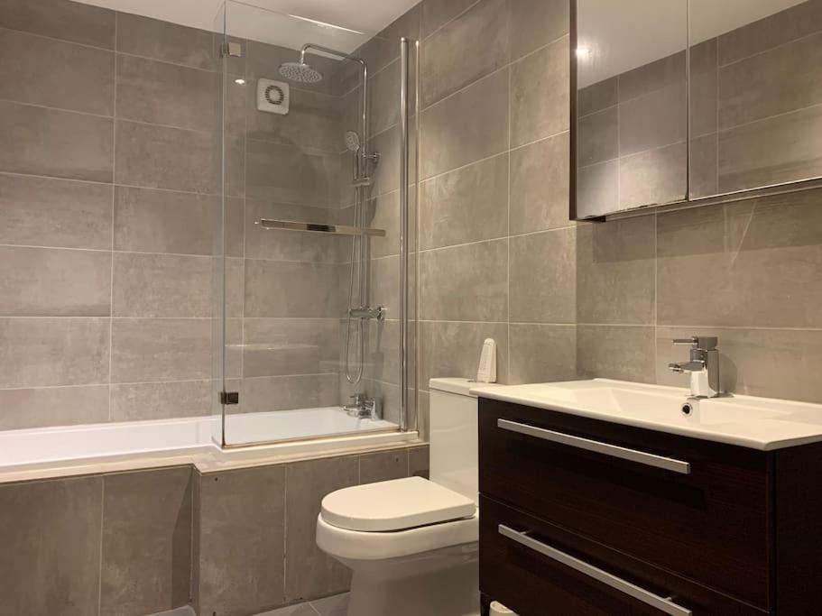 Fantastic Large 2 X Bedroom Flat, Free Parking Sale Exteriör bild